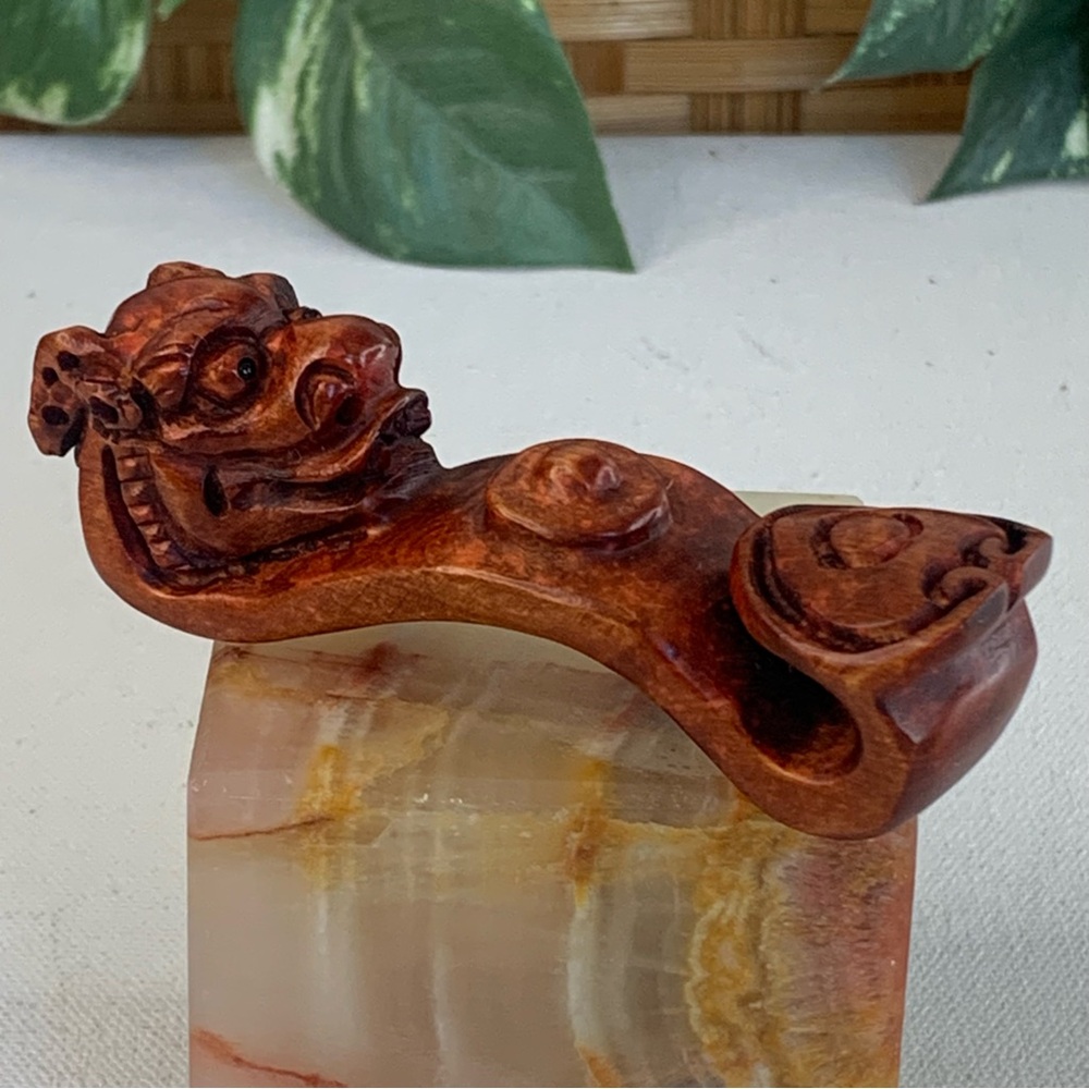 Netsuke Chinese Boxwood Hand Carved Dragon Statue Tea Toy Pet Fengshui Art Deco